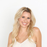 Headshot of Portland Reiki practitioner Alison Papazois